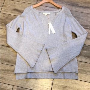 Gray bell sleeved sweater